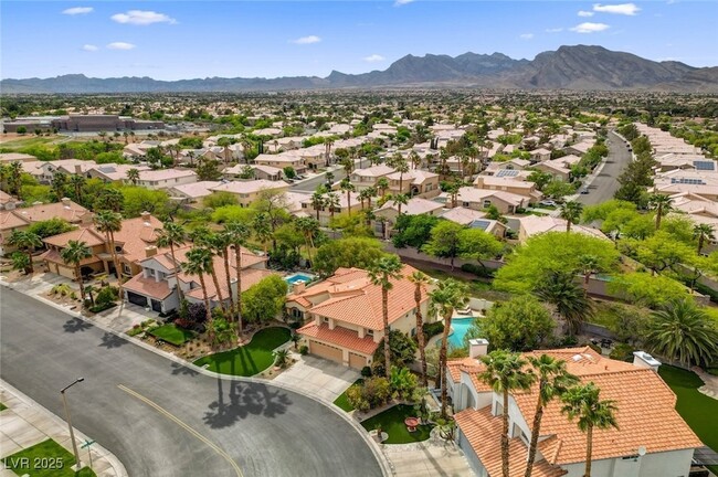 2329 Delina Dr in Las Vegas, NV - Foto de edificio - Building Photo