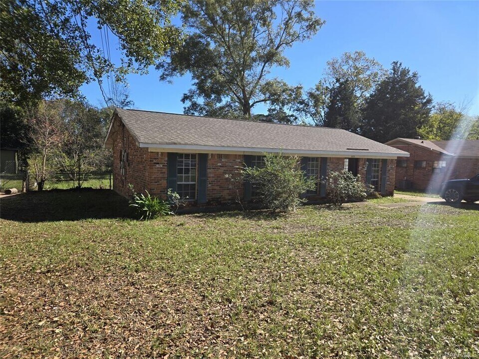 4325 Brewer Rd in Montgomery, AL - Building Photo