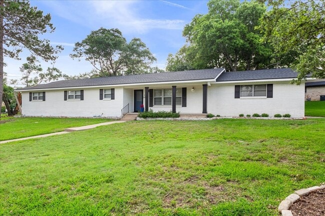 8901 Whippoorwill Dr in Waco, TX - Building Photo - Building Photo