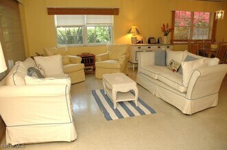 361 1st Ave N in Naples, FL - Building Photo - Building Photo