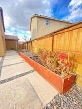2730 Bonfire Ln in Reno, NV - Building Photo - Building Photo