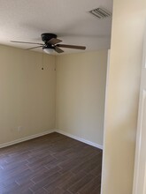 3013 Thorn Glen Ct in Jacksonville, FL - Foto de edificio - Building Photo