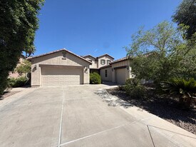 906 W Glenmere Dr in Chandler, AZ - Building Photo