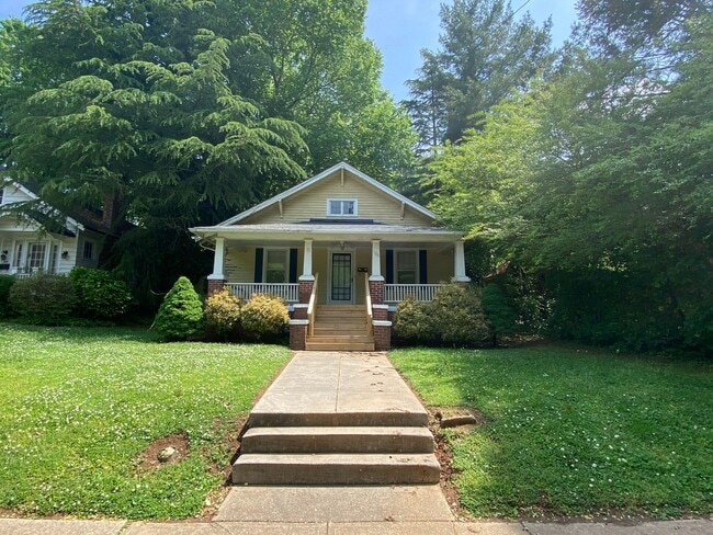 property at 106 N Race St