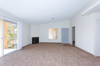 The Pines NV in Henderson, NV - Foto de edificio - Interior Photo