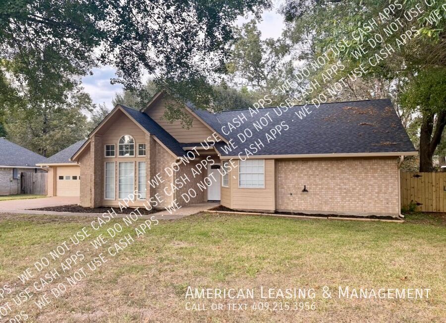 1515 Azalea Dr in Lufkin, TX - Building Photo