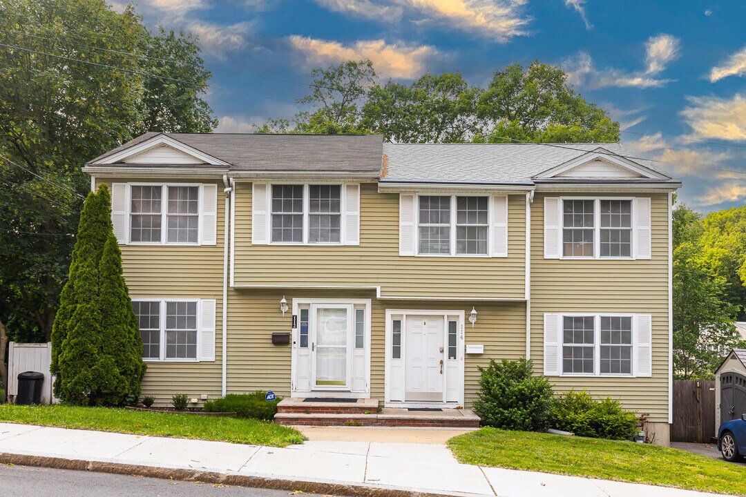114 Granville Ave, Unit 114 in Malden, MA - Foto de edificio