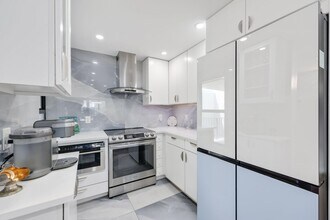 12 Royal Palm Way in Boca Raton, FL - Building Photo - Building Photo