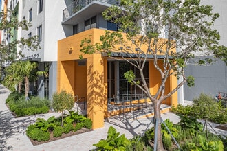 Gallery at FATVillage in Fort Lauderdale, FL - Foto de edificio - Building Photo