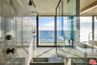 24548 Malibu Rd in Malibu, CA - Building Photo - Building Photo