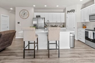 14385 99th Ave SE in Yelm, WA - Building Photo - Building Photo