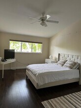 1975 Discovery Cir E in Deerfield Beach, FL - Foto de edificio - Building Photo