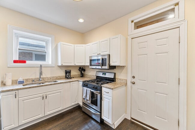 1349 N Lawndale Ave in Chicago, IL - Building Photo - Building Photo