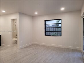 9973 SW 27th Terrace in Miami, FL - Building Photo - Building Photo