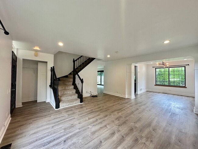 216 Seneca Trail in Bloomingdale, IL - Building Photo - Building Photo