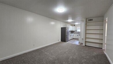 2420 Louise St in Denton, TX - Building Photo - Building Photo