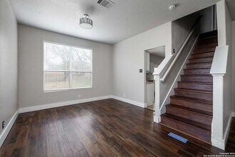 9103 Tezel Ct in San Antonio, TX - Foto de edificio - Building Photo