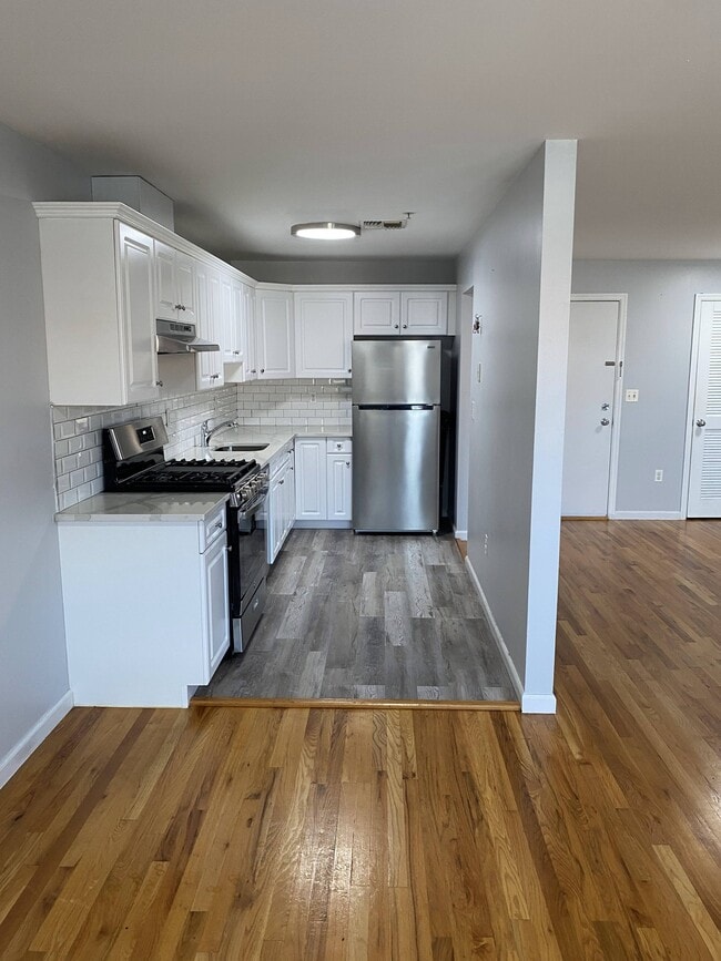 62 Anderson Ave, Unit 1 in Fairview, NJ - Building Photo - Building Photo