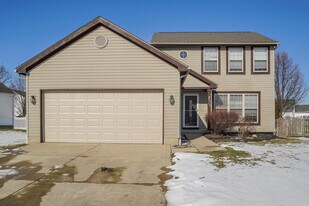 3276 Summer Glen Dr in Grove City, OH - Building Photo