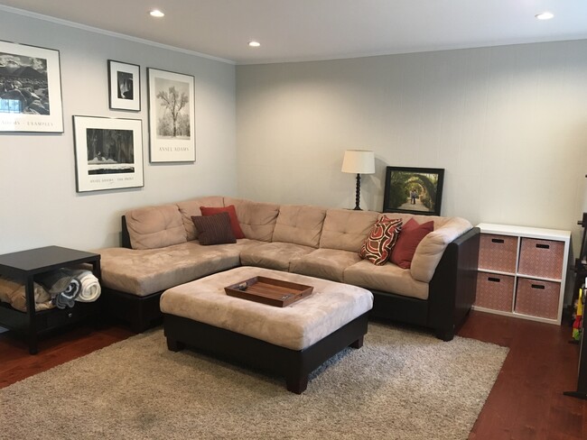 18526 Mayall St, Unit #A in Los Angeles, CA - Building Photo - Building Photo