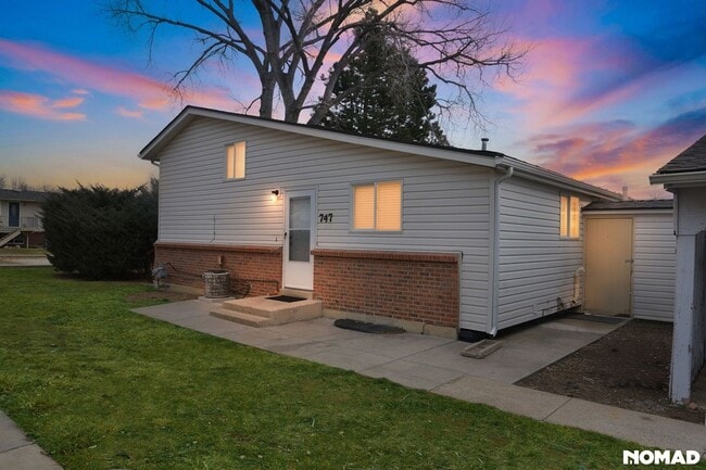 property at 747 W Cleveland Cir