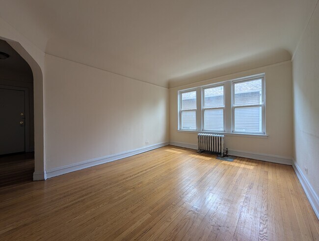 2948 N Albany Ave in Chicago, IL - Building Photo - Building Photo
