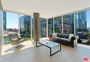 1050 S Grand Ave in Los Angeles, CA - Building Photo