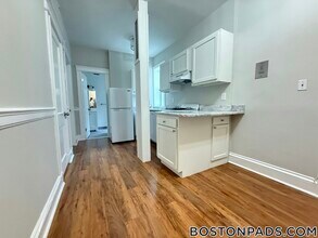 1189 Commonwealth Ave in Boston, MA - Foto de edificio - Building Photo