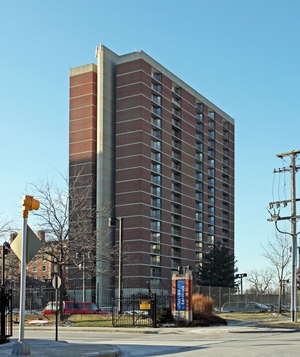 Henry Ford Hospital Apartments in Detroit, MI - Building Photo