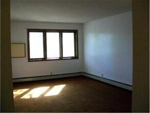 900 Hengen St in Fairmont, MN - Building Photo - Building Photo