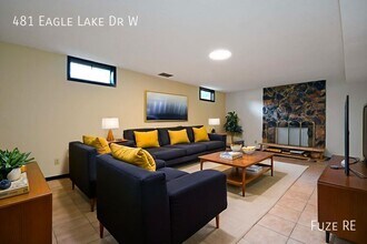481 W Eagle Lake Dr in Maple Grove, MN - Building Photo - Building Photo