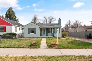 1321 E Monument St in Colorado Springs, CO - Building Photo