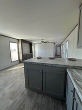 10301 SE 29th St in Midwest City, OK - Foto de edificio - Building Photo