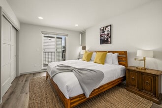 5210b Brooklyn Ave NE in Seattle, WA - Building Photo - Building Photo