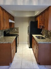 1219 NE 115th St in Miami, FL - Foto de edificio - Building Photo