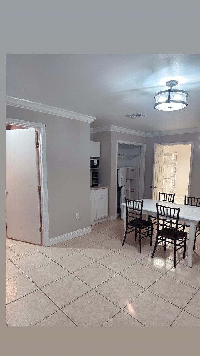 14421 SW 92nd Ter in Miami, FL - Building Photo - Building Photo
