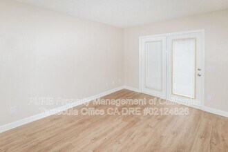 209 Conifer Dr in Oceanside, CA - Building Photo - Building Photo