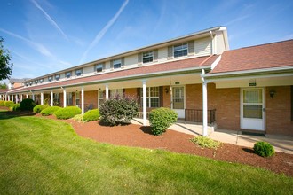 Forest Meadows Villas / 55 & Older Community in Medina, OH - Building Photo - Building Photo