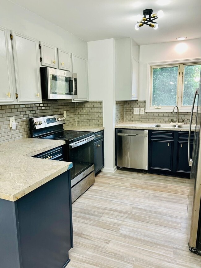 3235 White Oak Ct in Claremont, NC - Building Photo - Building Photo