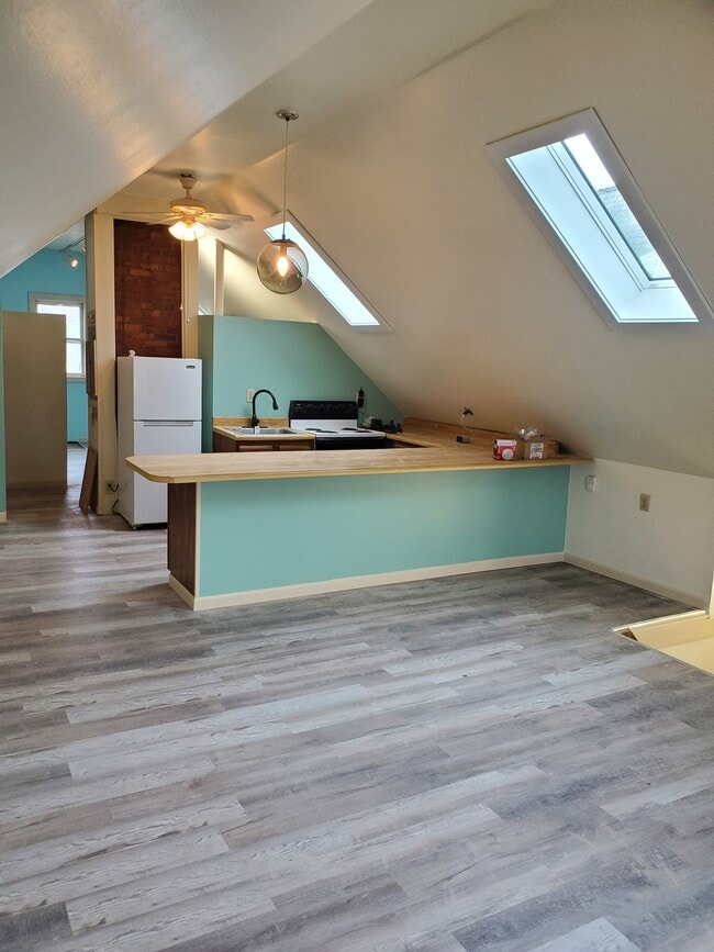 216 N 4th Ave, Unit 3 in Mechanicville, NY - Building Photo - Building Photo