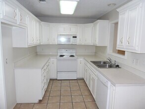 112 N Wayne Ave in Lubbock, TX - Foto de edificio - Building Photo