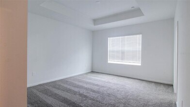 323 Nine Iron Dr in Davenport, FL - Foto de edificio - Building Photo