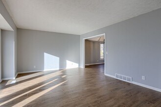 15666 Shamrock Cir in Omaha, NE - Building Photo - Building Photo