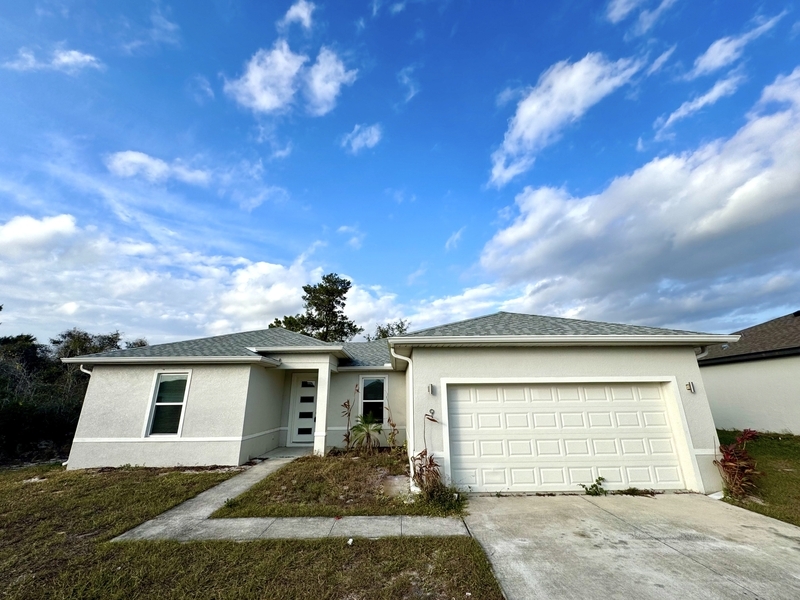 9 Orchid Ln in Poinciana, FL - Building Photo