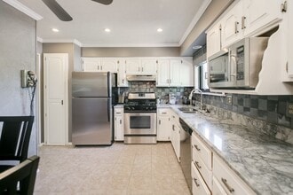 2711 Sky Hill Ct in St. Louis, MO - Foto de edificio - Building Photo