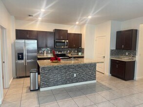 2468 Timber Forest Dr in Haverhill, FL - Foto de edificio - Building Photo