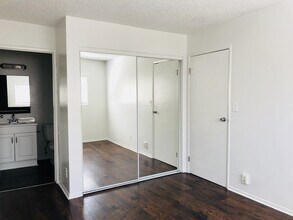 WSP Playa Palms Apartments LLC in Los Angeles, CA - Building Photo - Interior Photo