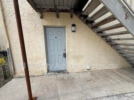 4911 E Temple Heights Rd in Tampa, FL - Building Photo