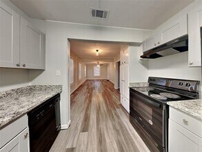 908 Forrest Ave in Cleburne, TX - Building Photo - Building Photo