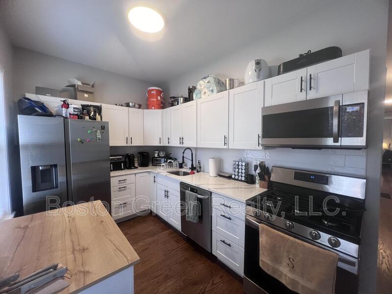 726 E 2nd St in Boston, MA - Building Photo